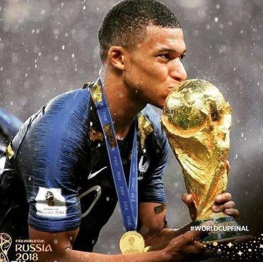 世界杯决赛超亮眼球员!法国队安东尼·格里兹