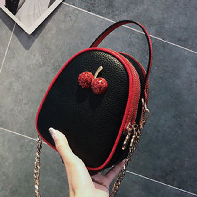 现今包包越来越迷人!大方洋气，超显气质，巨能装让人过目不忘