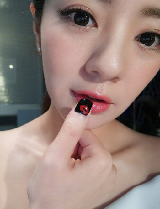 安以轩名誉权一审胜诉获赔五万，否认出轨行为，邓超无辜被人冤枉