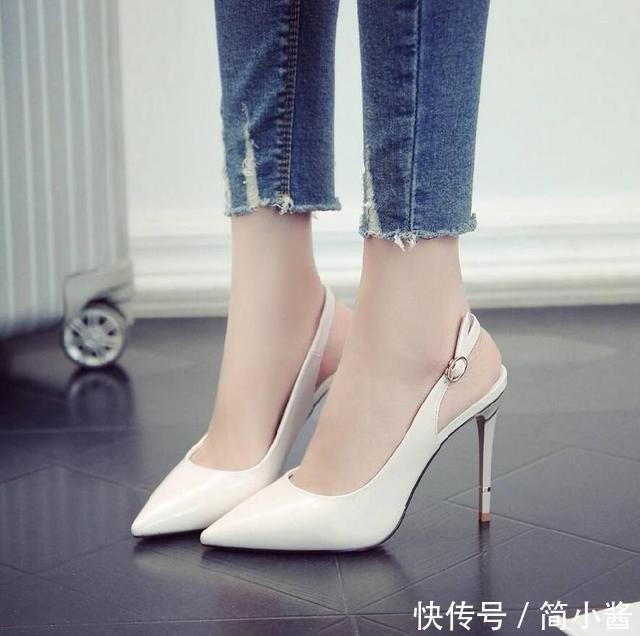 个性尖头高跟鞋焕发优雅感，女人穿着彰显女神范