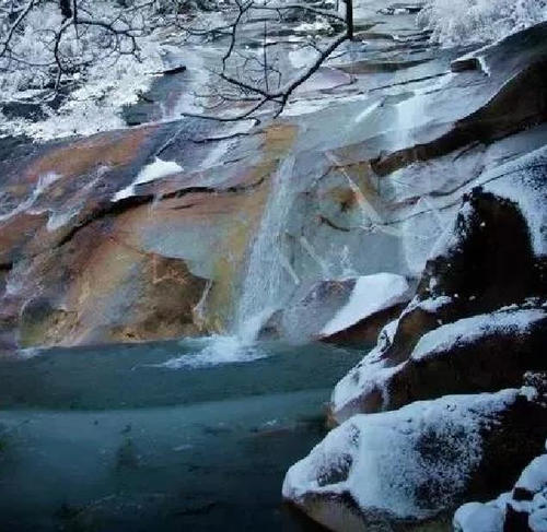 仍未公开的绝对秘境！中国版的“黄石公园”，亚洲最大的冰瀑－－