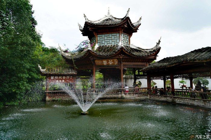 铂金版哈弗H6与您相约，一动一静，哈弗H6与黄果树！