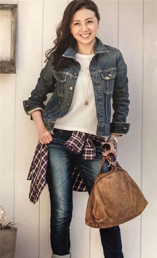 女人:女人40岁以后初春可以这样穿,优雅知性又保暖,美的落落大方!