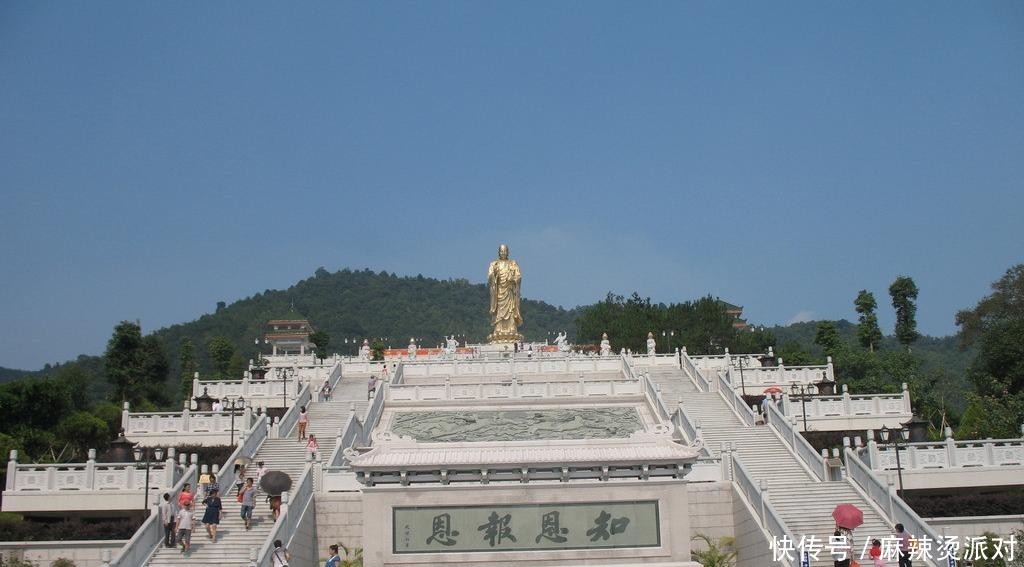 福建香火很旺盛的一座寺庙,是闽南著名的千年古刹,就在漳州