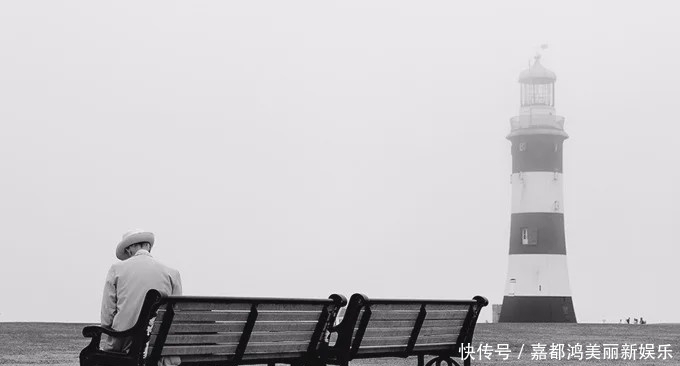  摄影师■对摄影师而言，摒弃色彩会让视觉效果更加纯粹