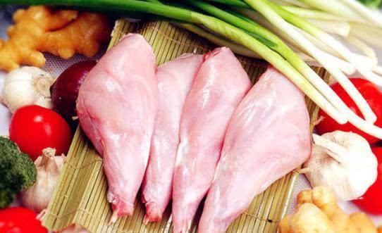  「假新闻」老母鸡汤加地瓜“伤胃”，老母鸡汤加兔肉“相冲”？高级营养师假新闻，安心吃
