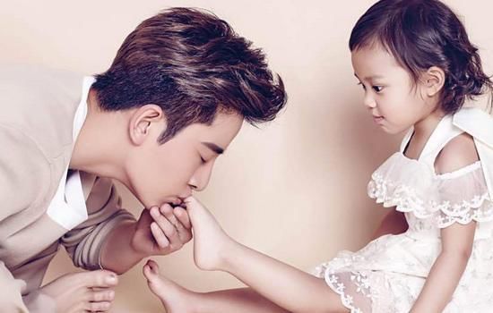 贾乃亮发博愤怒谴责某网友，痛心：身心俱疲，请给家人一点隐私