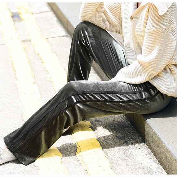 本以为小姨穿上阔腿裤已够时髦了,没想到配这小衫,美的倾国倾城