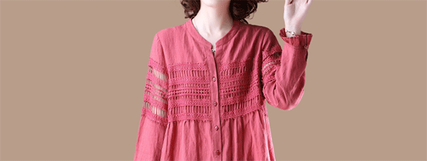 中秋回老家，建议70后女人穿:秋小衫+黑裤子，好看不贵有气质