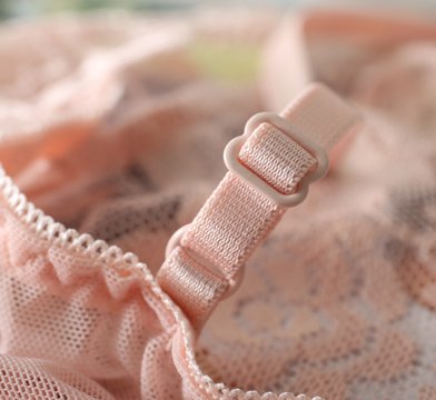 难怪老婆洗完澡不穿睡衣了!在家只穿“丝滑”睡衣，显得万种风情