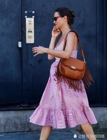 凯特王妃妹妹怀孕出街 网友：亿万富翁的老公没给她配个保镖？