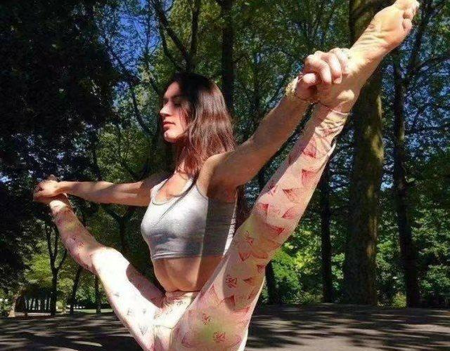 怎样能有了女人味你得先练会这三式瑜伽让身姿楚楚动人！