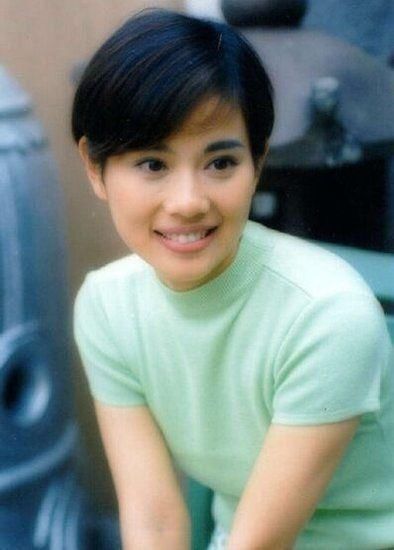 睡大街，差点自杀，但主角不是王宝强，被经纪人骗掉千万身家