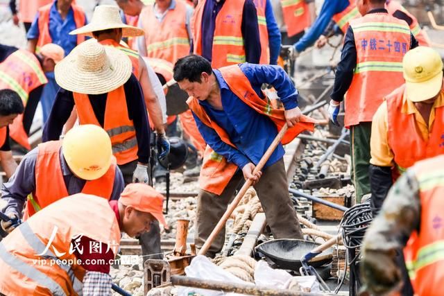  「扩建」广州动车段高级修扩建工程项目施工忙