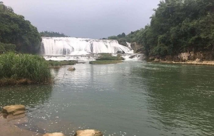 『名贵』瀑布溪流探钓,野钓名贵溪水石斑鱼,钓获60多条马口鱼和石斑鱼