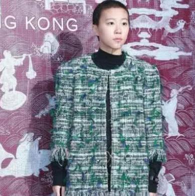 没有最丑只有更丑，窦靖童把三万外套穿成地摊货，名牌衣服审美真