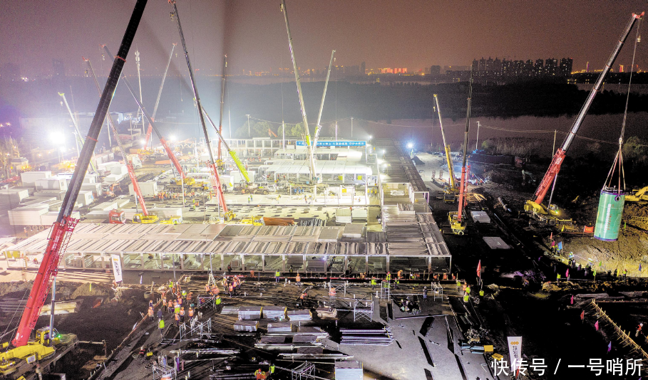  建起|中国用10天就建起一座火神山医院，外国网友被折服：只有中