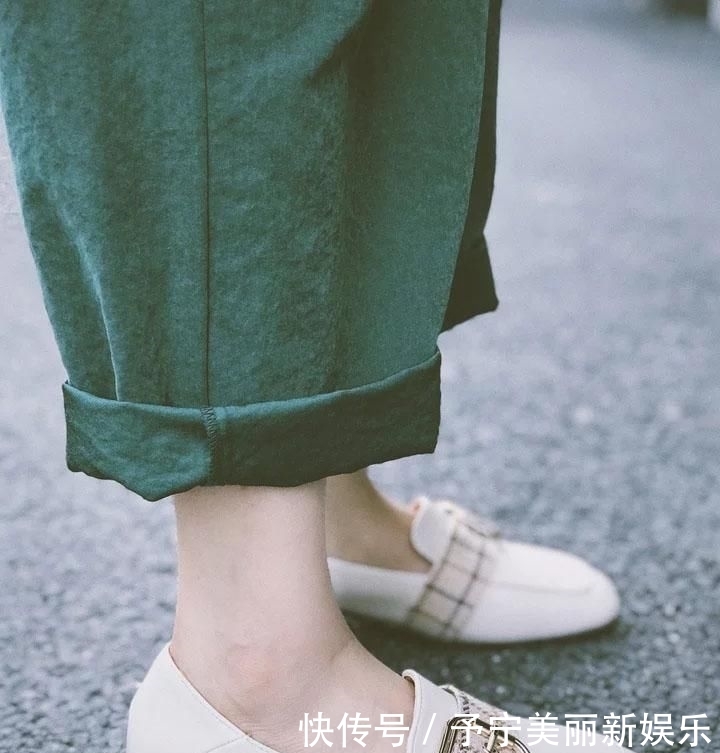  「采用」最近火了一种鞋子，它叫“蒜米鞋”，百搭还时髦，人人穿都好看！