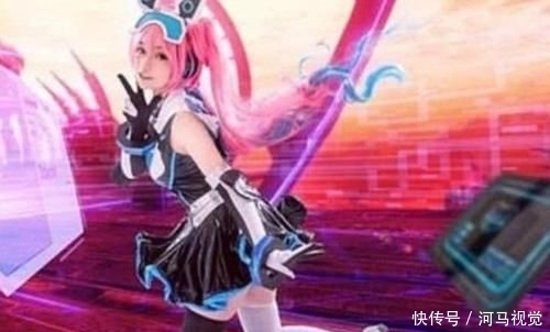 天使:过膝袜成为最大的亮点,一半天使一半魔鬼,15岁小姐姐cos安琪拉火了