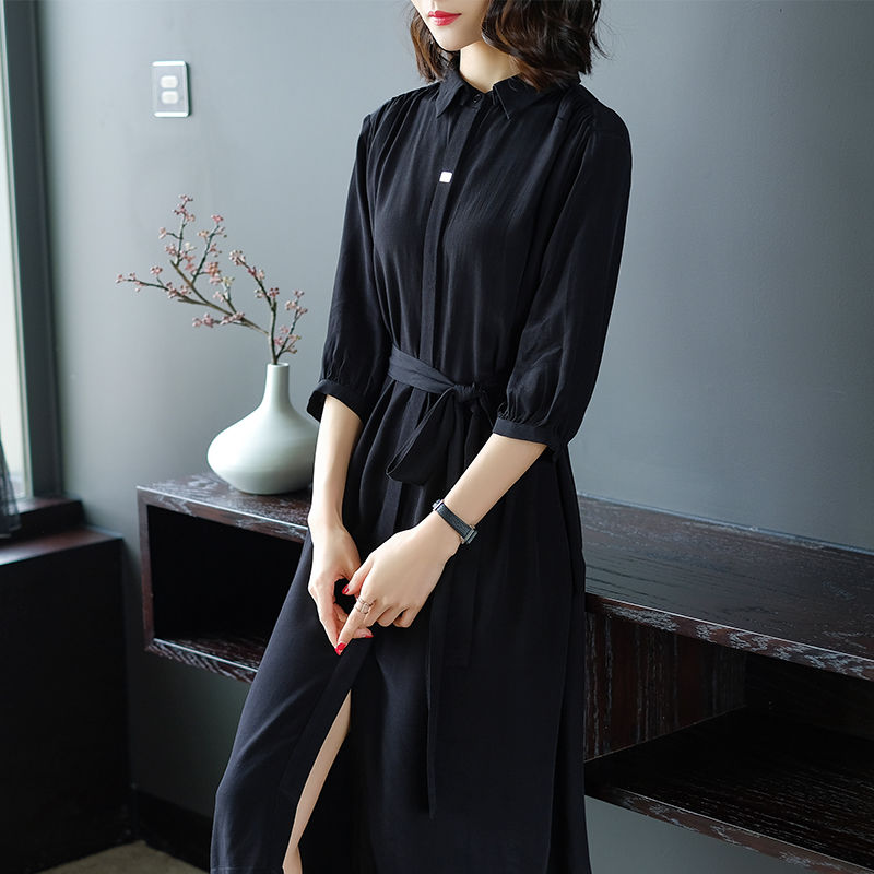 太美腻!50岁老妈出门逛街穿款“印花”美裙，连年轻人都盯着看