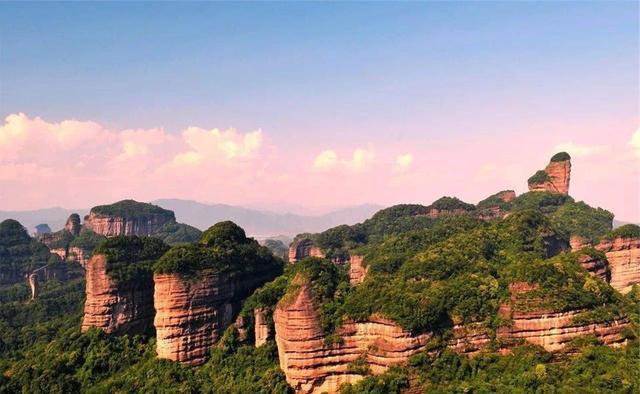 中国最牛寺庙，建于百丈悬崖上千年不倒，寺中修行者常年隐居不出