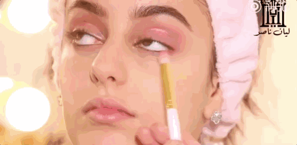 佘诗曼的玫瑰妆秦岚的包围眼线,《延禧攻略》简直是在演“美妆皇