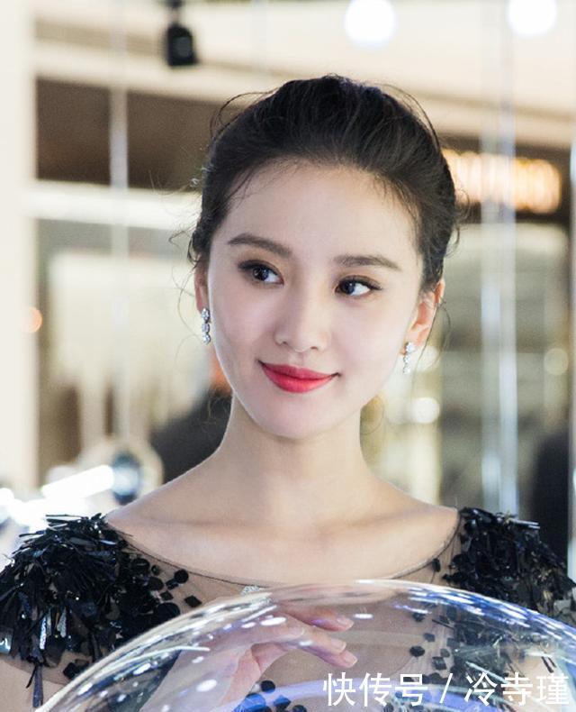 【不适合上】女人过了45岁,尽量别留这3种发型,又土又“显老”,有你吗?