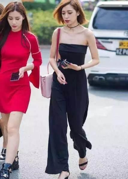 美女小姐姐白色吊带包臀裙，好身材让路人不禁羡慕!