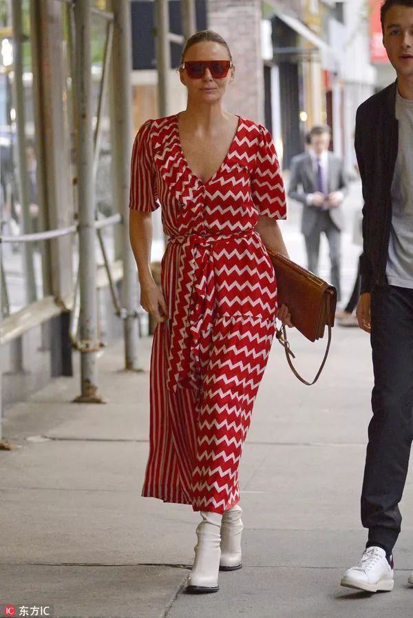 这一届连衣裙中的小清新，茶歇裙让你美得不可方物