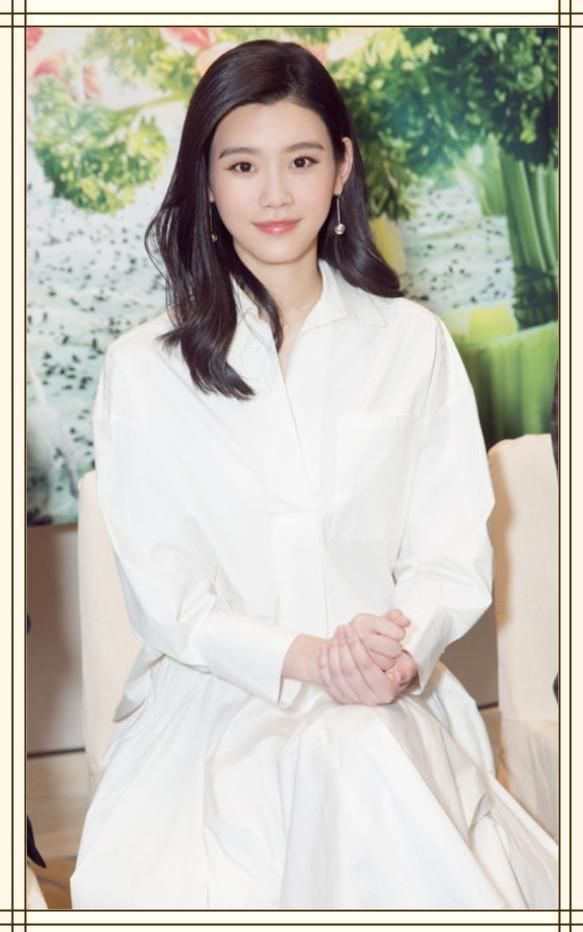 姚晨不过穿了件白衬衫裙,就从38岁变18岁,连奚梦瑶都成手下败将