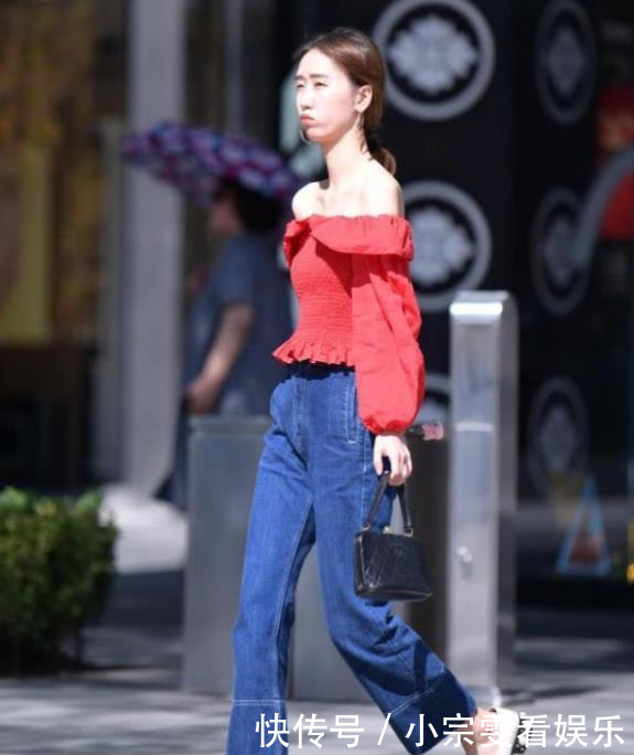  a932■街拍穿搭：我从来不会在分手很久后才会哭，因为不值！