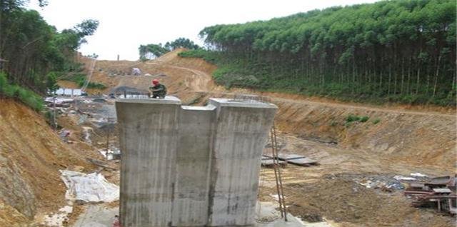  [价值]高铁桥墩每个价值50到100万，为什么会这么贵几十米就有一