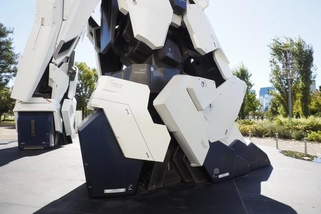  【台风】台风过后，日本那个等身高达不仅没倒，反而被台风给洗