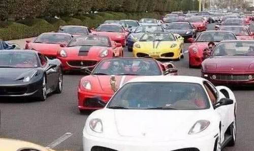 拿着1万块钱人民币去迪拜游玩，可以在迪拜玩上多少天呢？