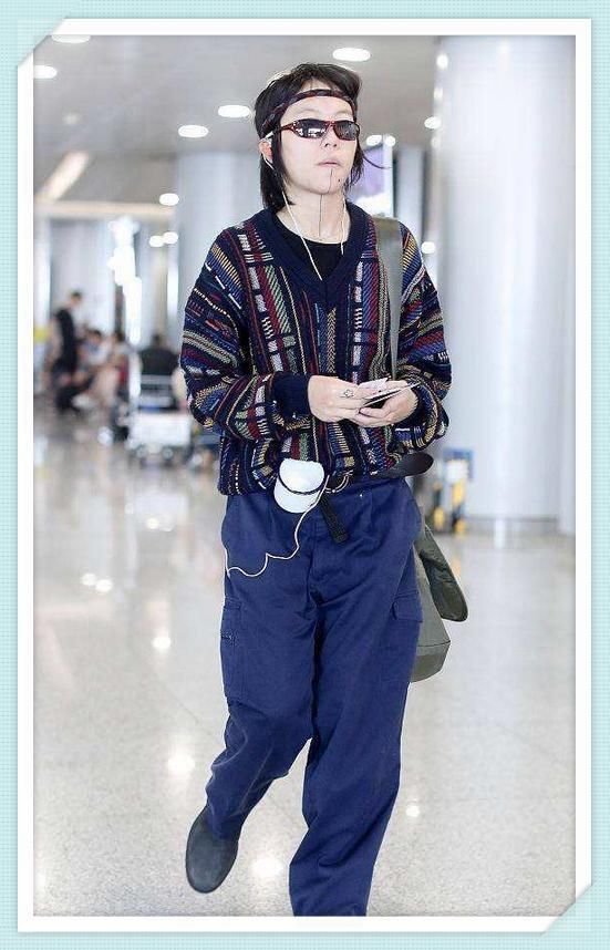 窦靖童不惧世俗眼光，新纹身瞬间让网友炸开了锅：有其母必有其女