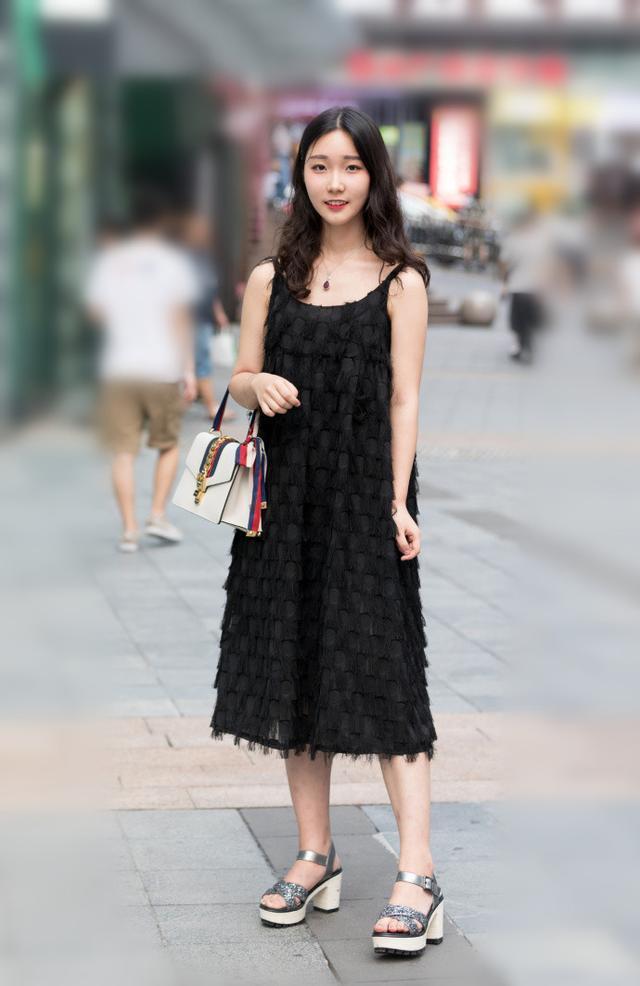 ?长沙街拍: 图3火辣热裤让人心动, 最想将图5美女娶回家