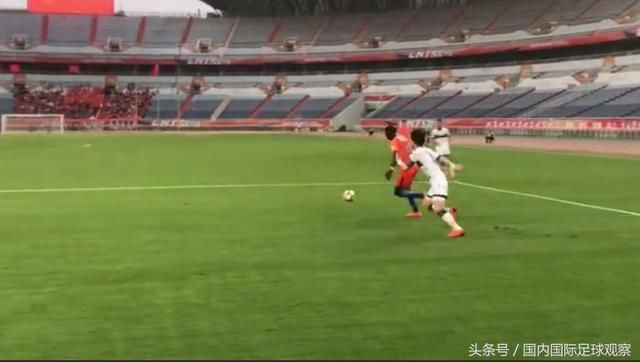 半场:山东鲁能1:0韩国球队!意大利中锋进球!