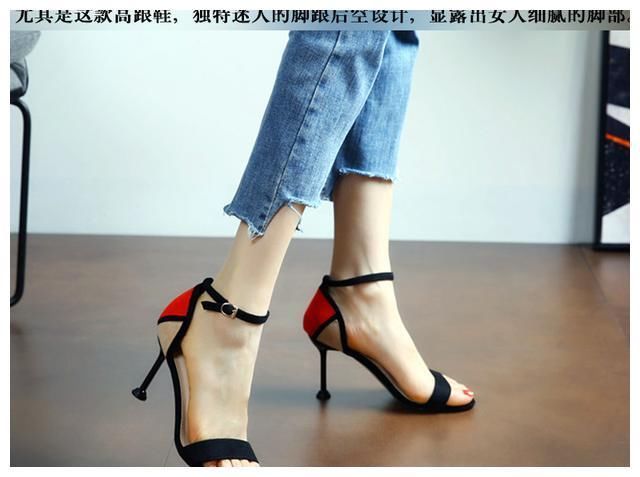 尖头细高跟，白色系带高跟鞋，最适合与热裤搭配！