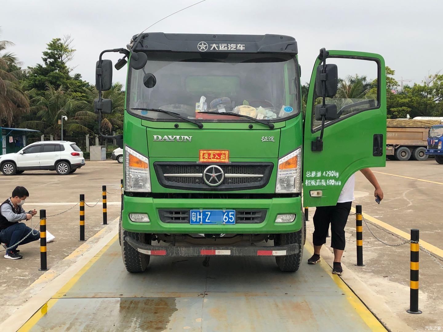  #严查#严查泥头车！一上午已有13名司机被抓，全部罚2000！