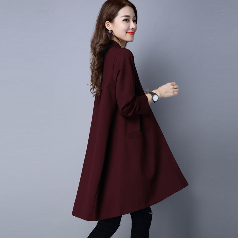 还穿”焦糖色”?太傻，今年流行“中国色”大衣太漂亮，谁穿谁美