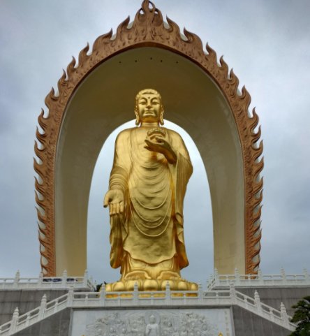 全球最高的金佛，耗资10亿用48公斤黄金铸造，在中国这个地方