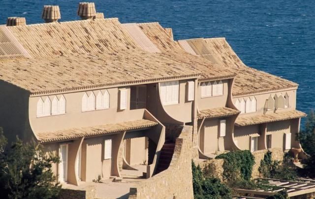 西班牙鬼才建筑师的梦幻世界,这样的房子像是