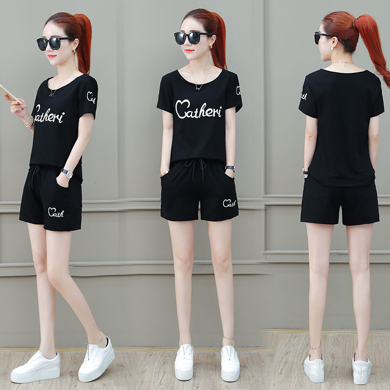 败家老婆越来越迷人，原来穿短裤套装，清爽女人味十足