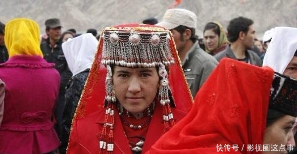 中国最神秘的沙漠,不仅藏有绿洲,还隐居着一个来历不明的部落