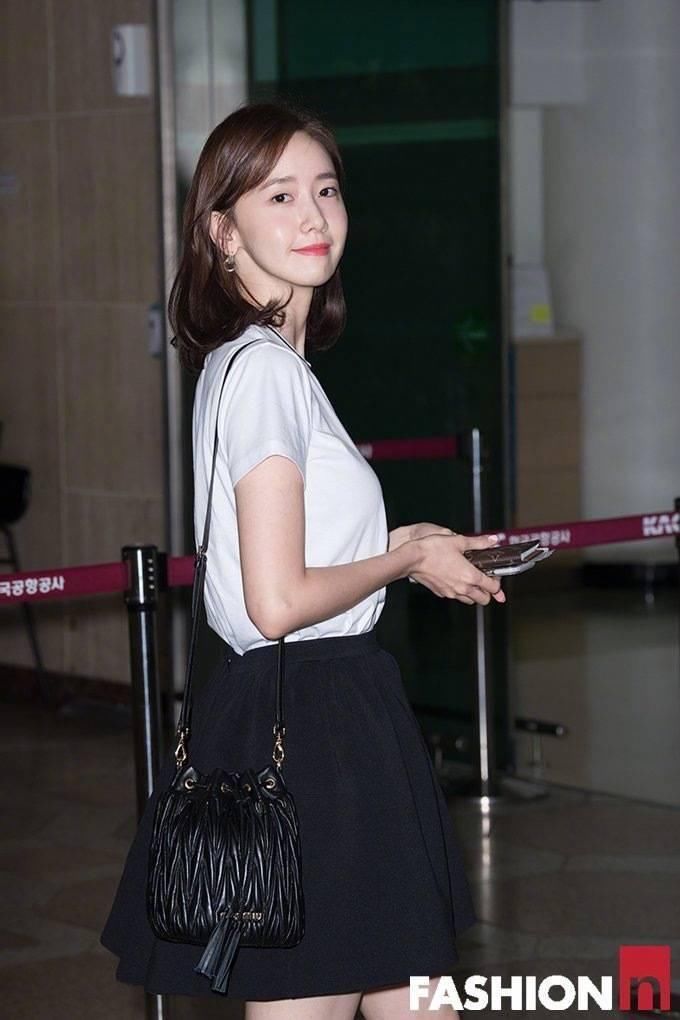 看了林允儿秀美腿，再看看周洁琼，终于明白腿型好看有多重要了!