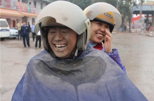  返乡：春节返乡摩托大军“高峰”开始，今年不同往年“格外帅”