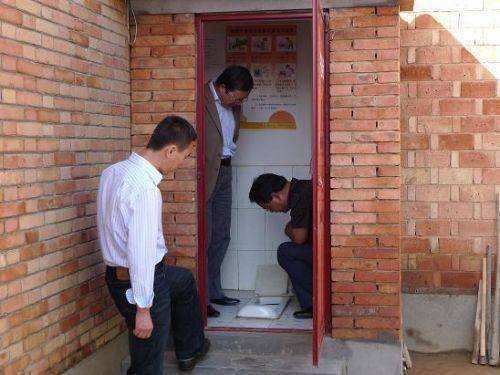 农村改厕后确实干净方便了，但有农民却说用不起！什么原因