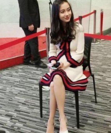 有一种高跟鞋叫杨颖的鞋，你一双都穿不了，不信你就看一看