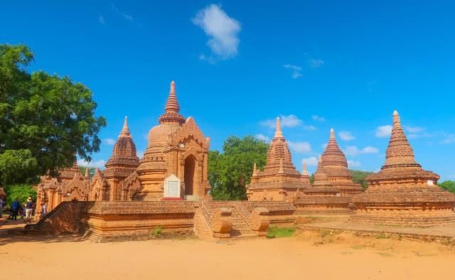 世界上佛塔最多的城市,当地人民生活贫苦,一生都要出家一次