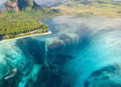 世界之最，世界海底最大的瀑布，约有200千米的宽度